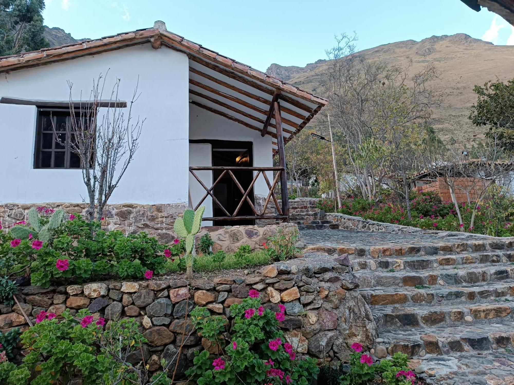 Tika Bungalows Hotel 奥兰太坦波 外观 照片